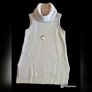 Saks Fifth Avenue gray 100 percent Cashmere sweater